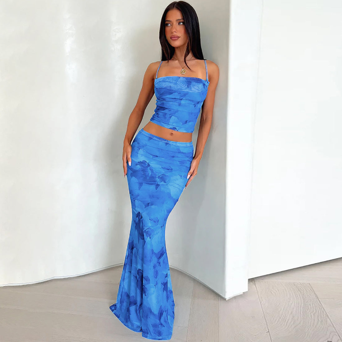 Conjunto de top y falda larga tie-dye