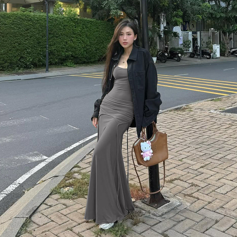 Gerafftes Maxikleid mit Trägern