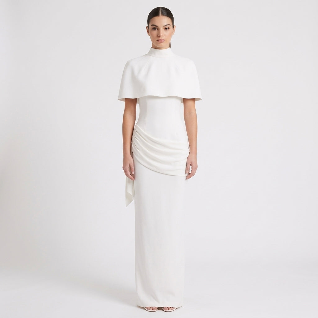 Conjunto de capa y vestido blancos
